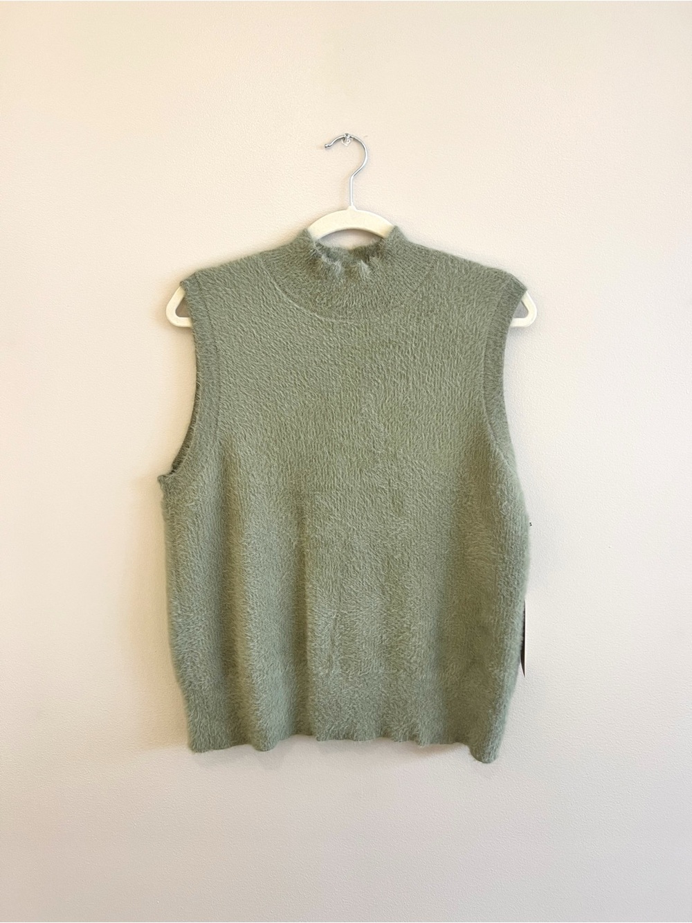 NWT Bailey 44 Mock Neck Top